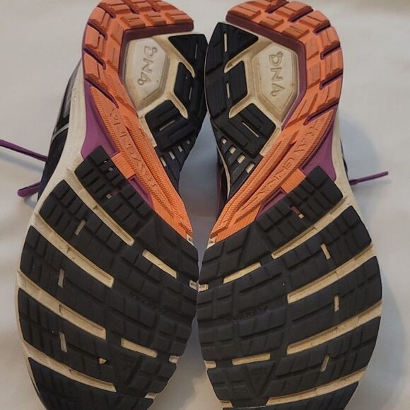 Brooks ravena running shoes size 9.5 - Picture 5 of 9